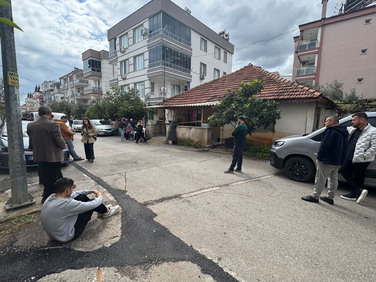 Antalya'da bir kişi evinde ölü bulundu