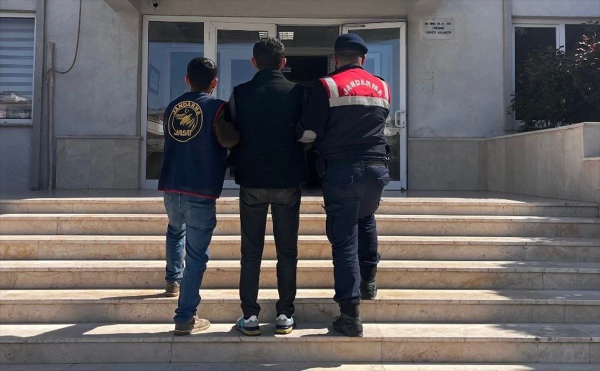 Antalya'da çeşitli suçlardan aranan 367 kişi yakalandı