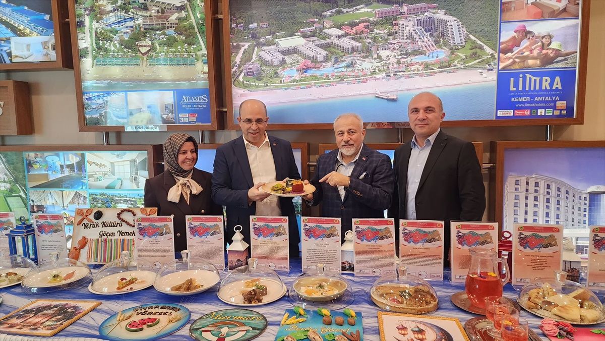 Antalya'da coğrafi işaretli ürünler tedarikçi firmaların katıldığı iftar sofrası için hazırlandı