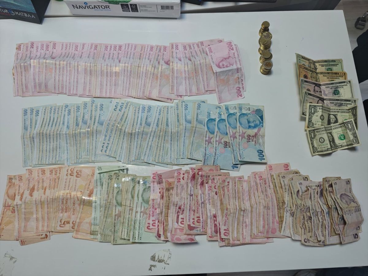 Antalya'da dilencinin üzerinden 27 bin lira çıktı