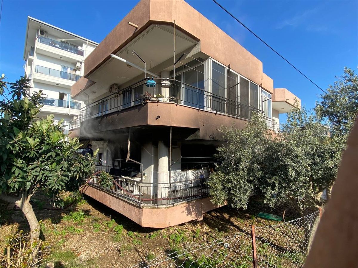 Antalya'da evde çıkan yangında bir kişi yaralandı