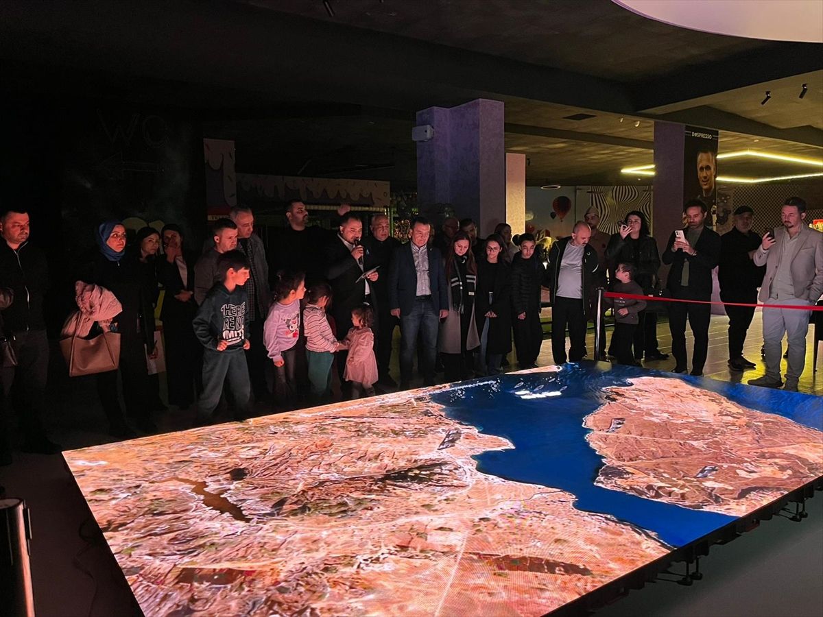 Antalya'da "İnteraktif Yapay Zeka Destekli Çanakkale Sergisi"nin galası yapıldı