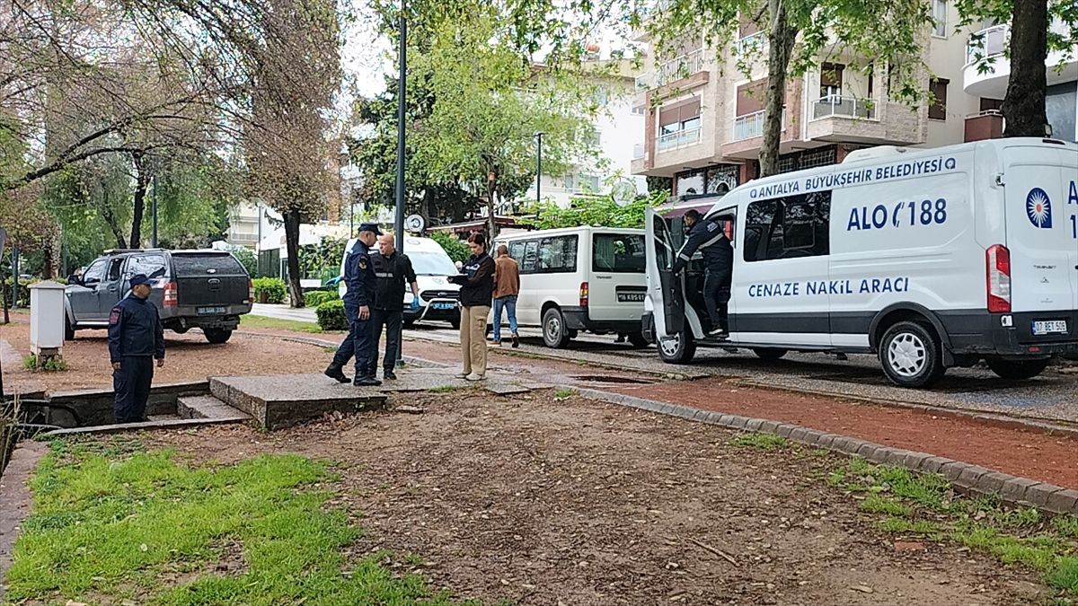 Antalya'da ırmakta kadın cesedi bulundu