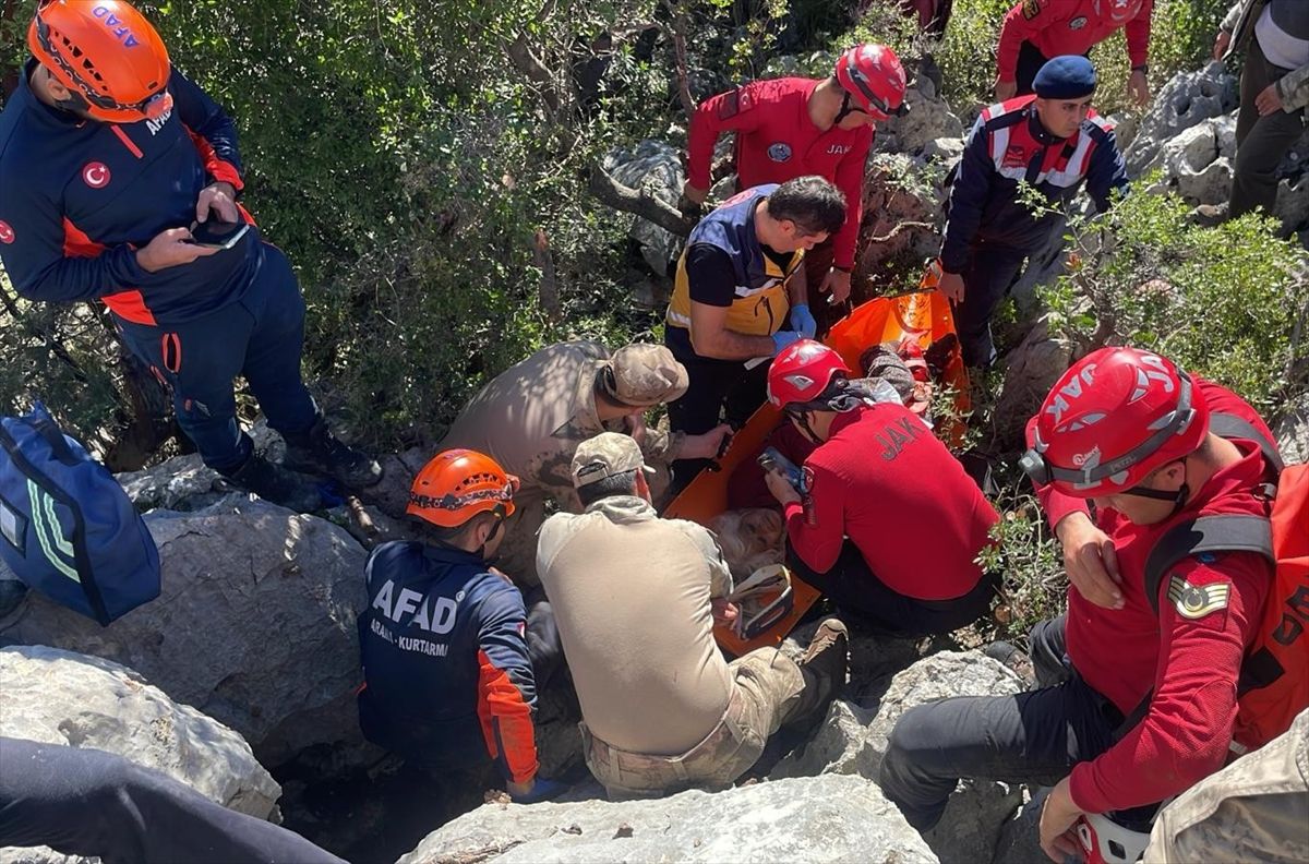 Antalya'da kaybolan 80 yaşındaki yaşlı kadın dağda kayalıklar arasında bulundu