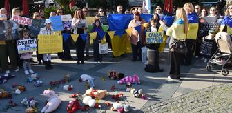 Antalya'da Rusya-Ukrayna Savaşı'nın 4. yılı dolayısıyla basın açıklaması yapıldı