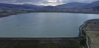 Antalya'da sağanak nedeniyle tarım arazileri su altında kaldı