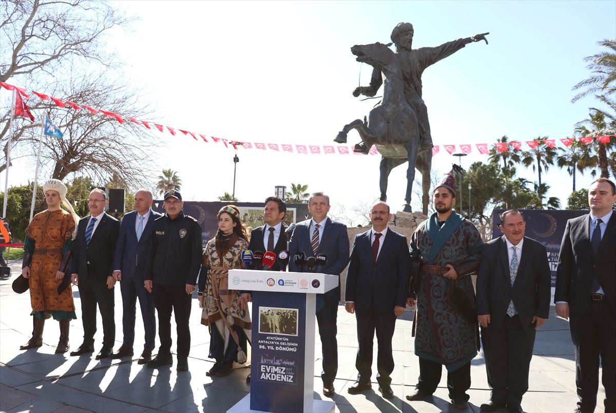 Antalya'nın fethi ile Atatürk'ün kente gelişinin yıl dönümleri etkinliklerle kutlanacak