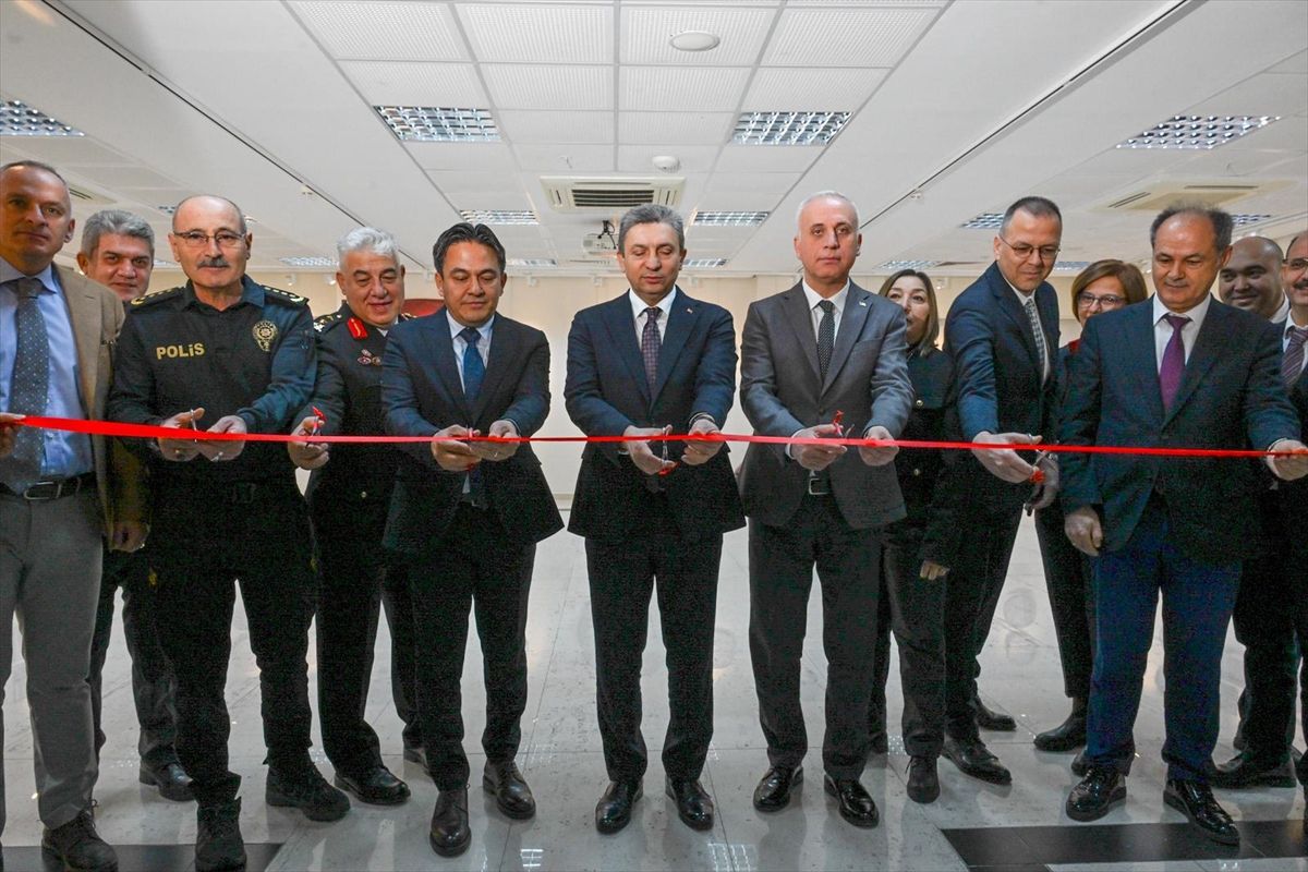 Antalya'nın fethinin 819. yılında 'Fetih ve Fatih' konferansı düzenlendi
