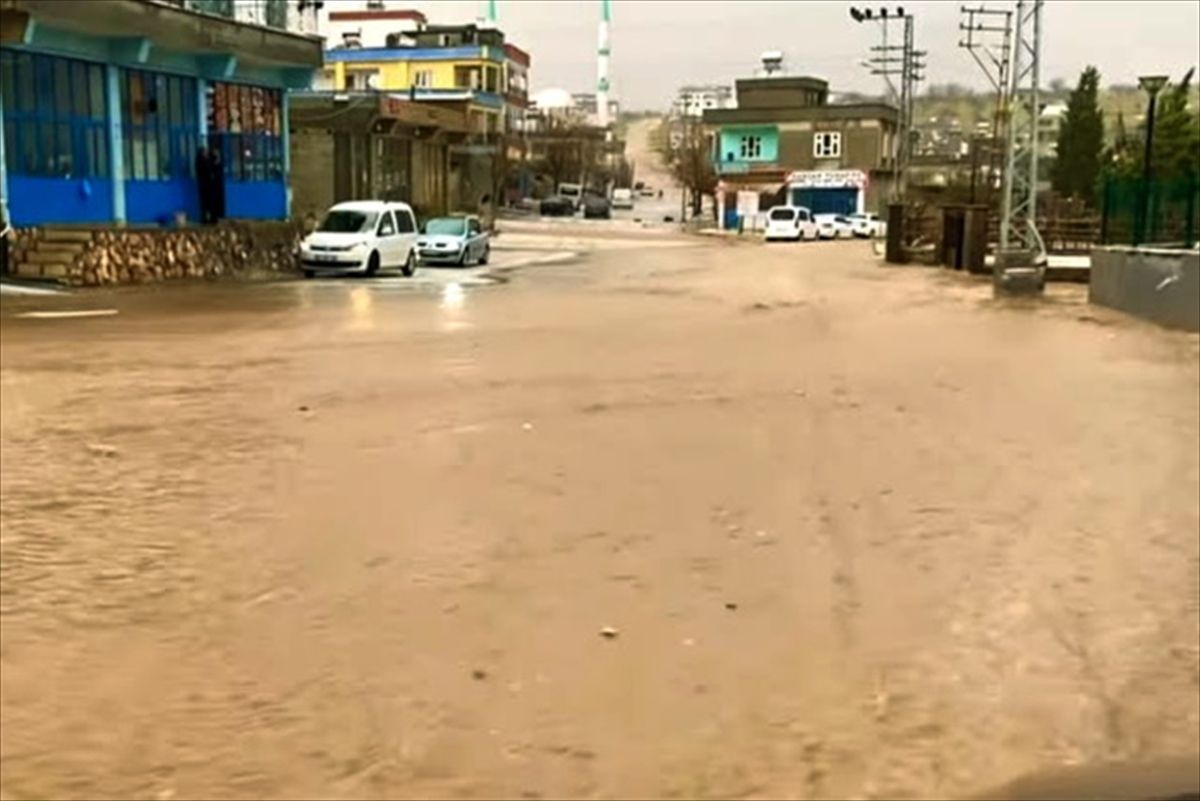 Araban'da sağanak etkili oldu