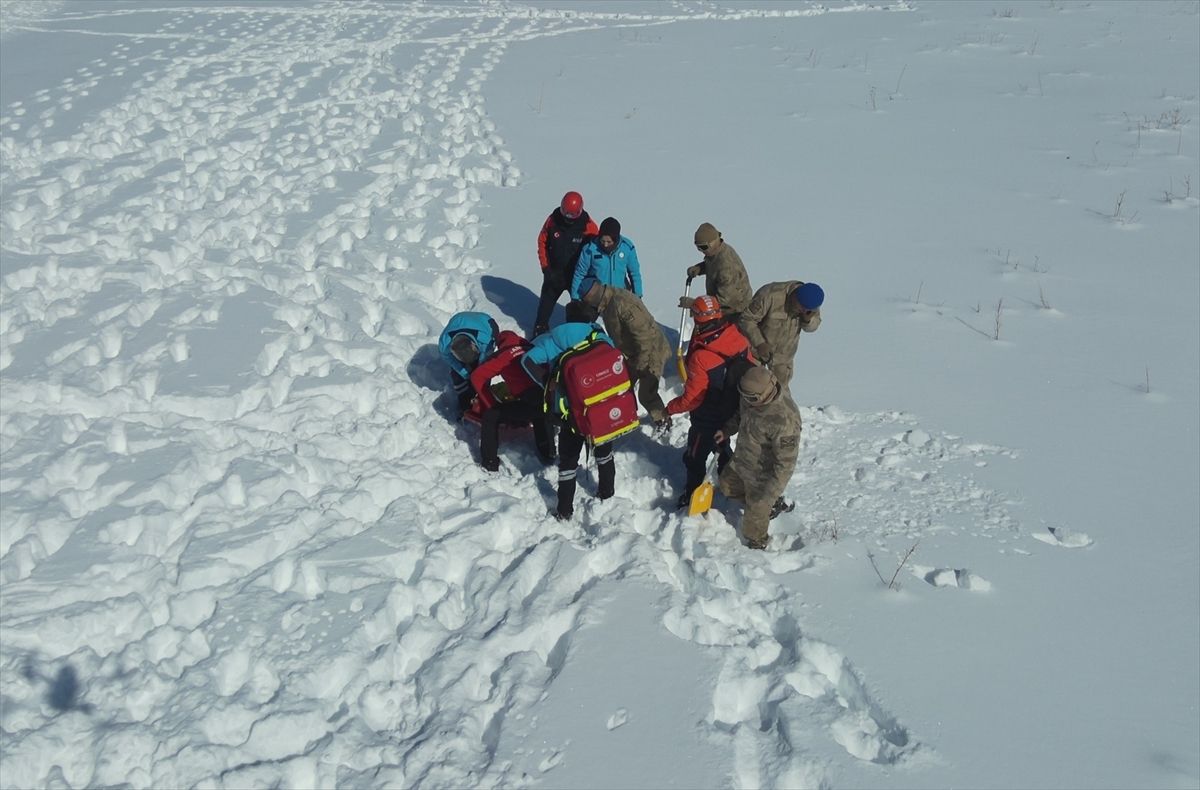 Ardahan'da çığ tatbikatı gerçekleştirildi