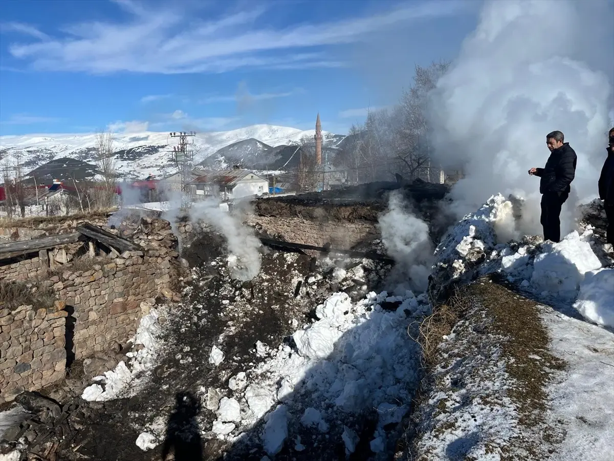 Ardahan'da tek katlı evde çıkan yangın itfaiye ekiplerince söndürüldü