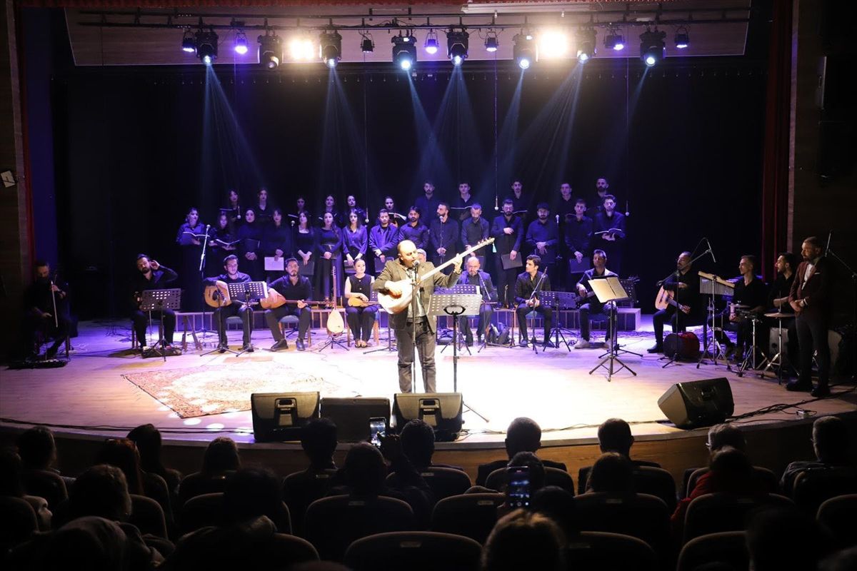 Ardahan Üniversitesi'nde kentin kurtuluş yıl dönümü dolayısıyla konser verildi