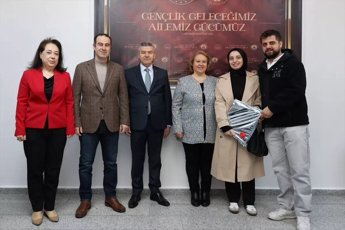 Artvin'de yeni evlenen ve evlilik aşamasındaki çiftlere ailenin önemi anlatıldı