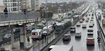 Avcılar'da Metrobüs Kazası: 5 Yaralı
