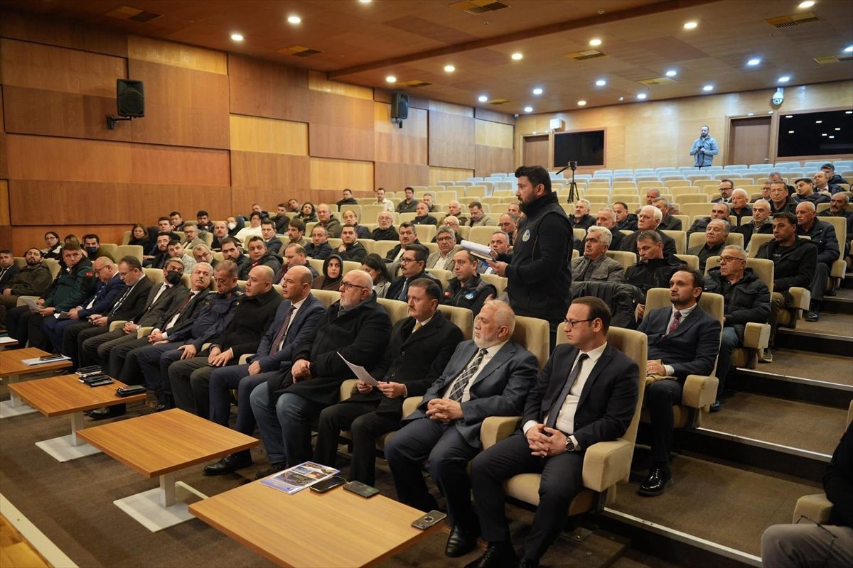 Ayancık'ta Muhtarlar Toplantısı yapıldı