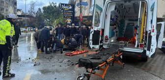 Aydın'da otomobil ile motosikletin karıştığı kaza güvenlik kamerasınca kaydedildi