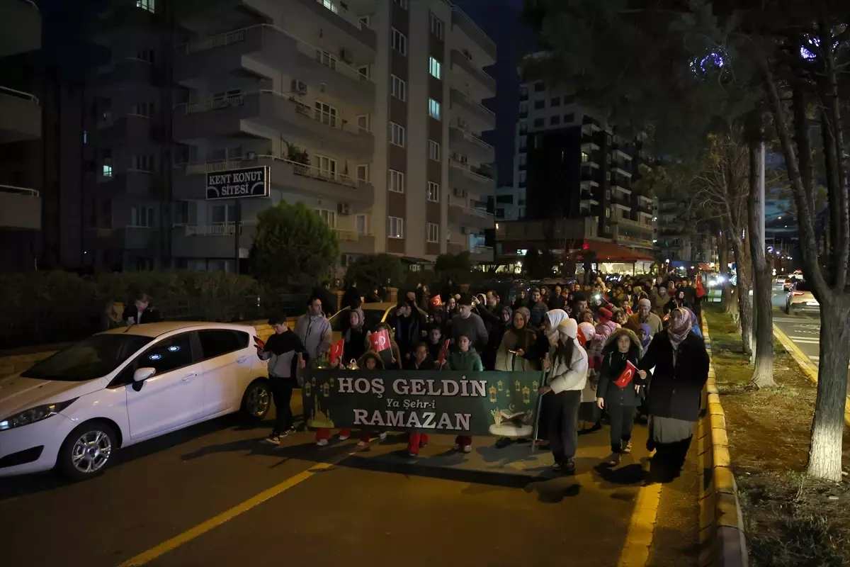 Aydın'da ramazan ayı fener alayı ile karşılandı