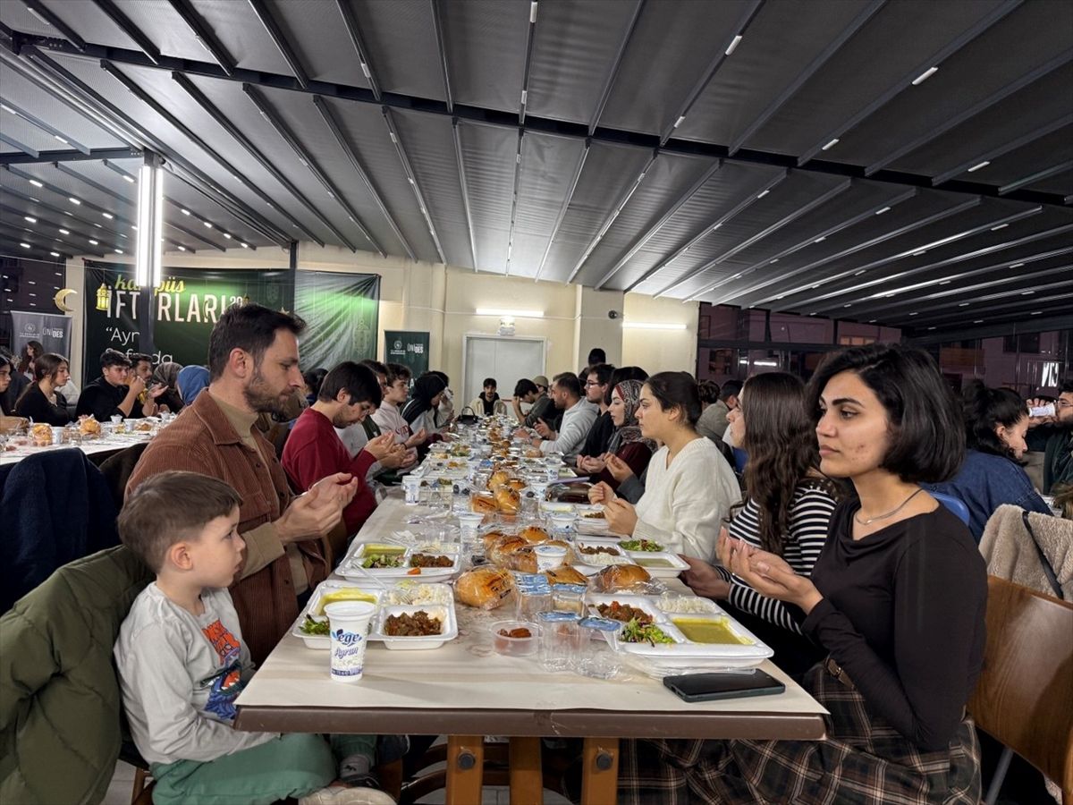 Aydın'da üniversite öğrencileri "Kampüs İftarları" programında buluştu