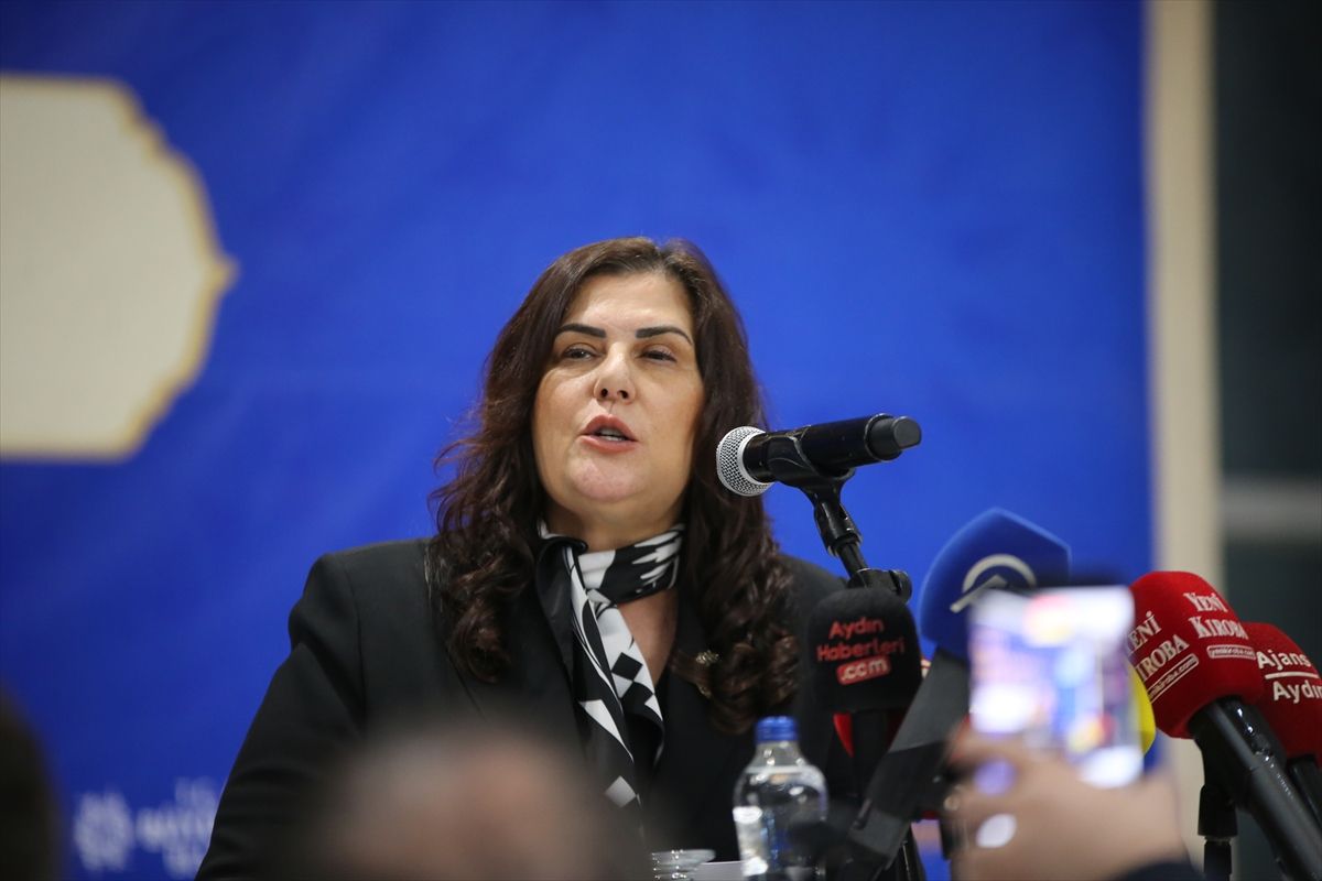 Aydın'daki muhtarlar Büyükşehir Belediyesinin iftar sofrasında bir araya geldi