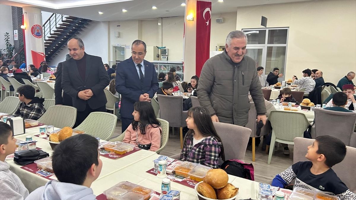 Bafra'da ÇEDES projesi kapsamındaki öğrenciler iftarda buluştu