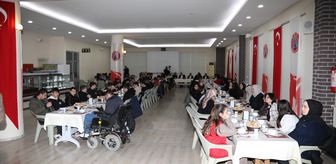 Bafra'da KYK'da kalan öğrencilere iftar verildi