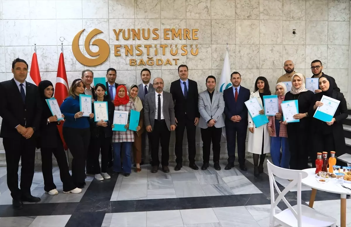 Bağdat'taki Yunus Emre Türk Kültür Merkezi'nde sertifika töreni düzenlendi