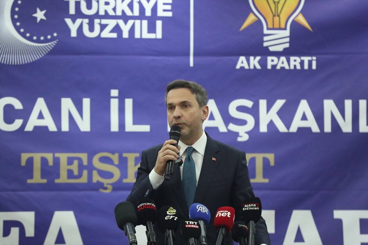 Bakan Alparslan Bayraktar Erzincan'daki 'Vefa İftarı' programında konuştu Açıklaması