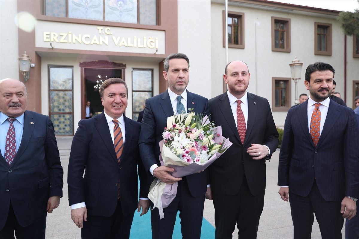 Bakan Bayraktar, AK Parti Erzincan İl Başkanlığı ziyaretinde konuştu Açıklaması