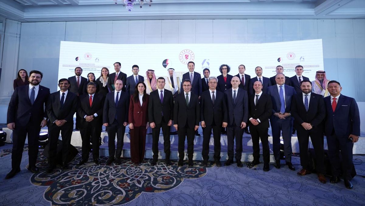 Bakan Bayraktar, 'Sivas ve Taşeli Güneş Enerjisi Santrali Projeleri İmza Töreni'nde konuştu Açıklaması