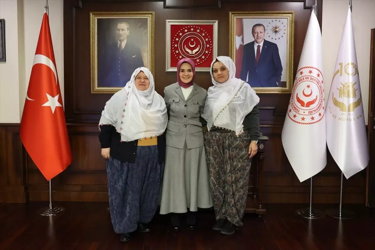 Bakan Göktaş, Mihalgazi Belediye Başkanı Güneş ile görüştü