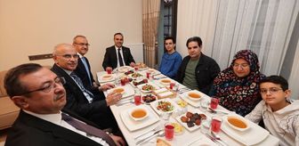 Bakan Kacır Malatya'da depremzede ailenin iftar sofrasına konuk oldu