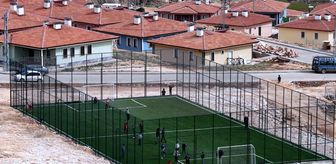 Bakan Kurum, Adıyaman'ın Zey köyünde halı sahaya kavuşan çocukları paylaştı