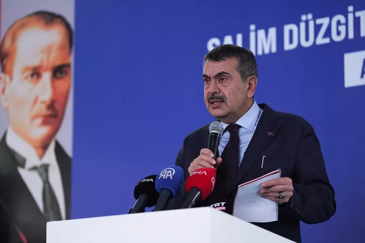 Okul İnşaatları Arasında Gecikme Eleştirisi