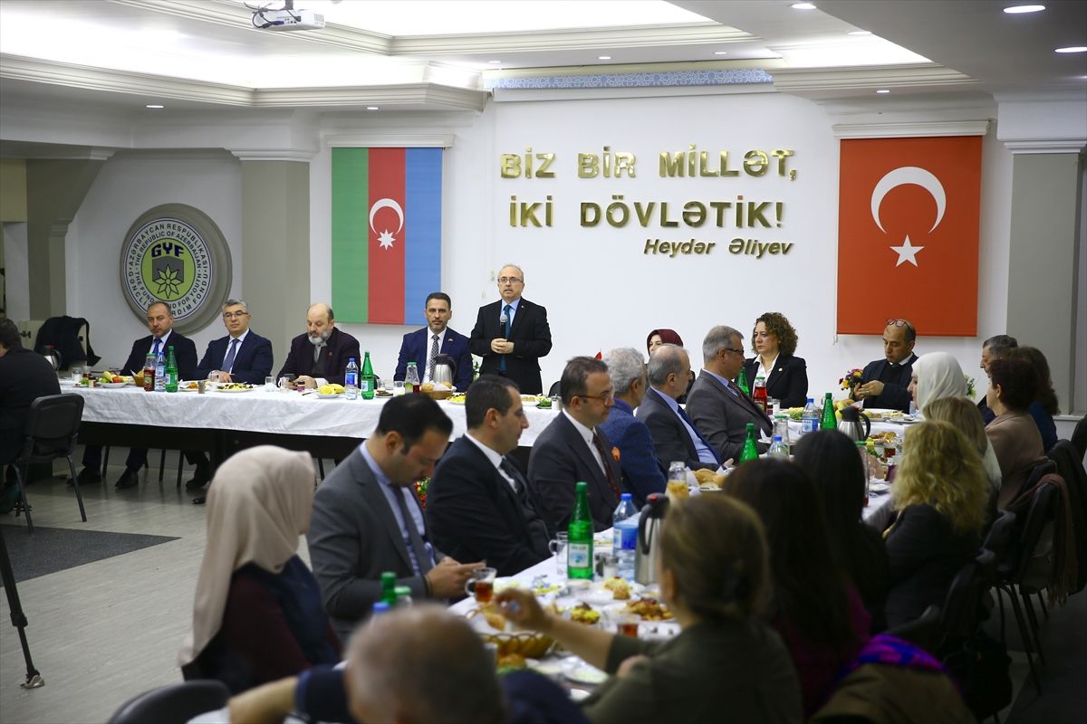 Bakü'deki Türk kurum ve kuruluşların temsilcileri iftarda bir araya geldi