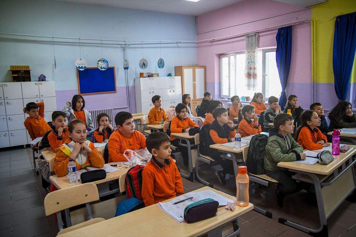 Balıkesir'de öğrencilere deprem eğitimi verildi