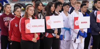 Balıkesir'de Karate Genç A-B Grup Müsabakaları Başladı