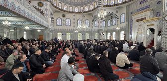 Balıkesir'de ramazanın ilk cuma namazı kılındı