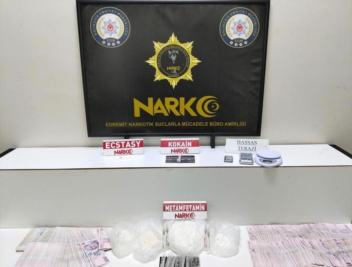 Balıkesir'de uyuşturucu operasyonlarında yakalanan 3 zanlı tutuklandı