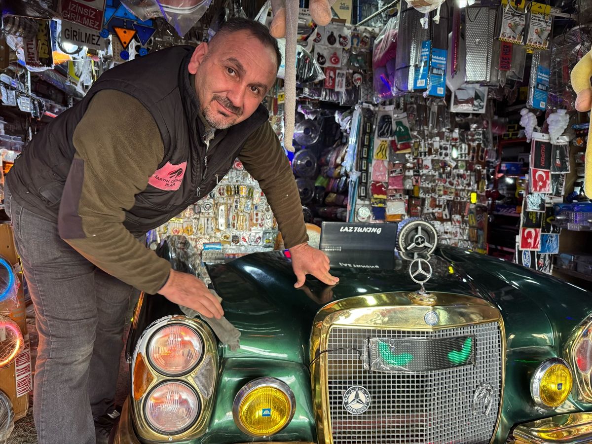 Bartın'da sanayi esnafının çalışma masası 1967 model Mercedes