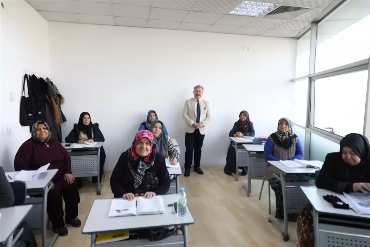 Başkan Palancıoğlu, Tınaztepe Sosyal Tesisleri'nde kursiyerlerle bir araya geldi