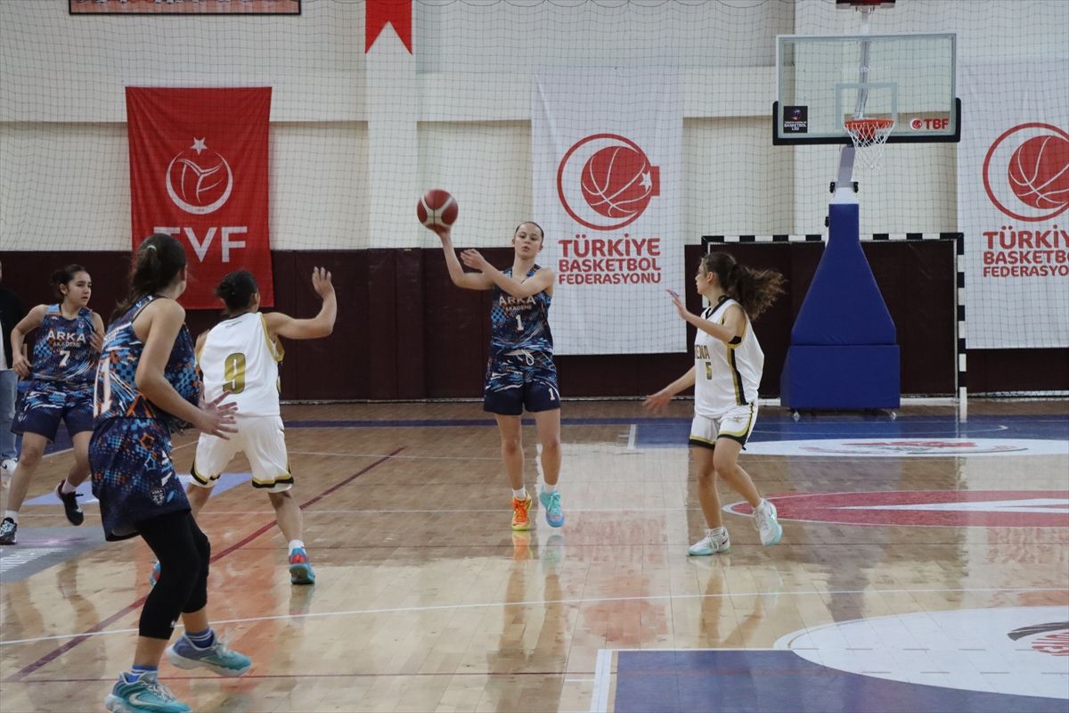 Basketbol: 14 Yaş Altı Kızlar Anadolu Şampiyonası