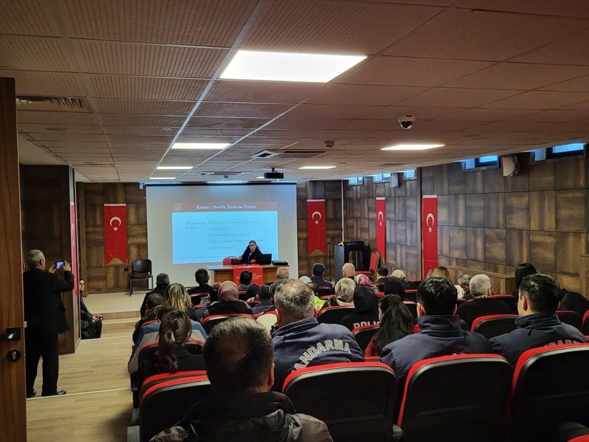 Baskil'de "Kadına Yönelik Şiddetle Mücadele" eğitimi