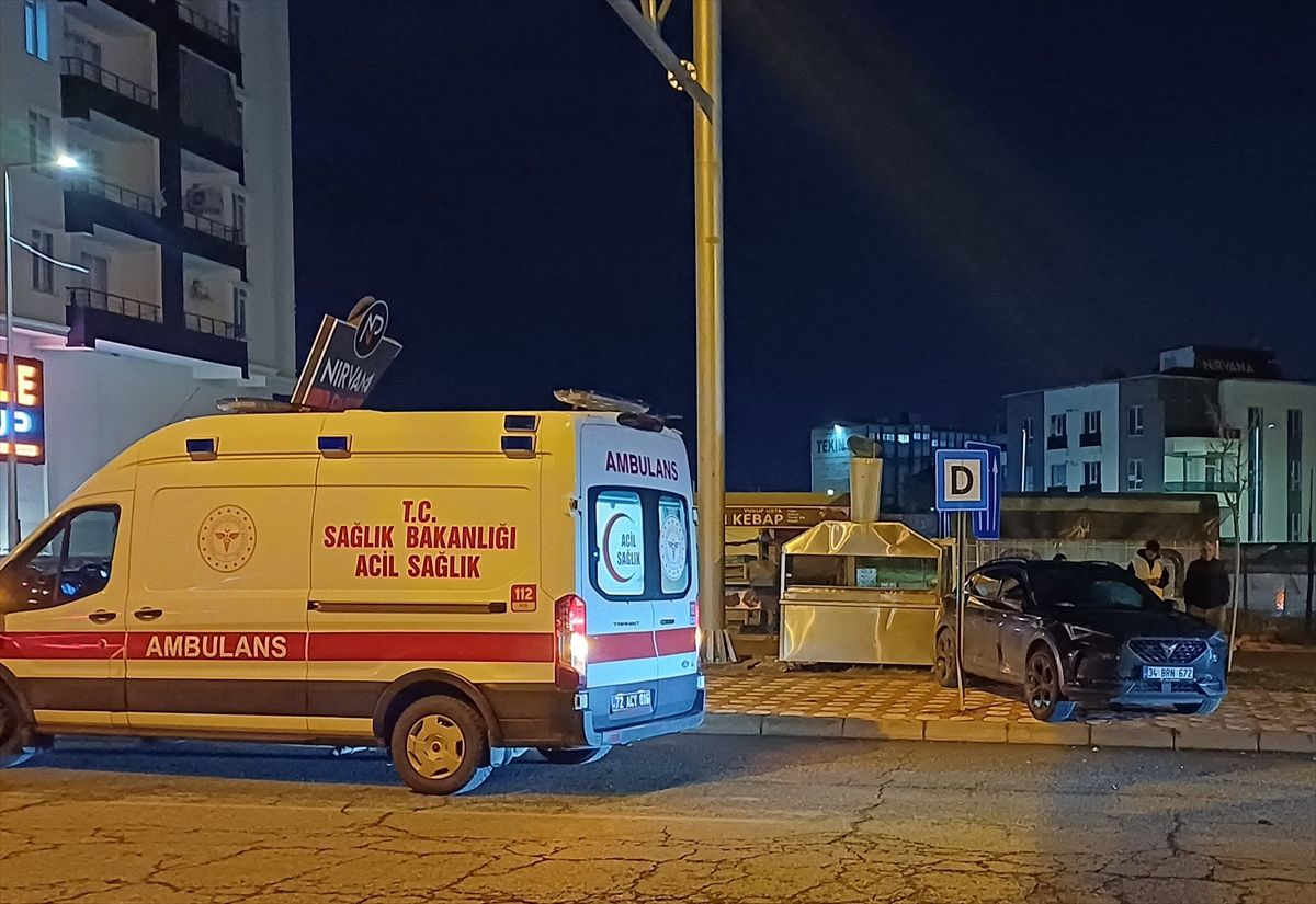 Batman'da SUV tipi araç ile otomobilin çarpıştığı kazada 1 kişi yaralandı