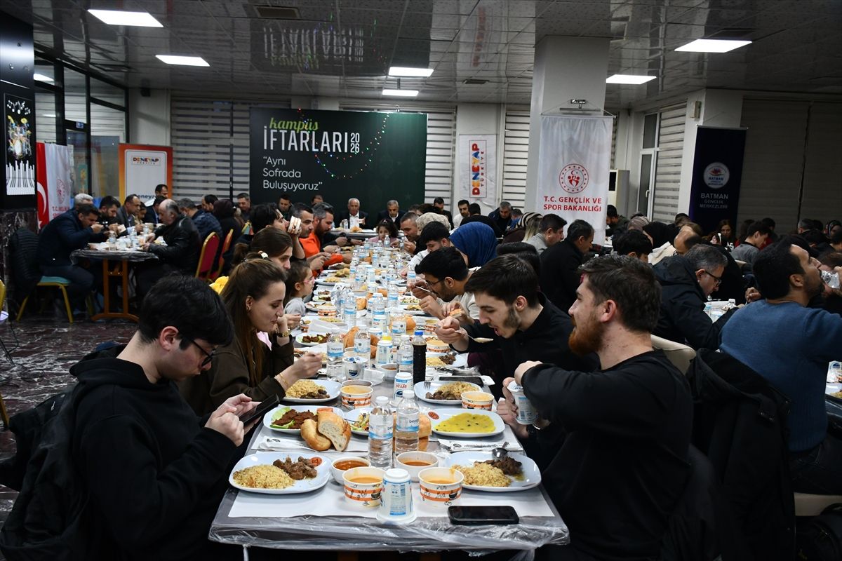 Batman'da üniversite öğrencileri 'Kampüs İftarları' programında buluştu