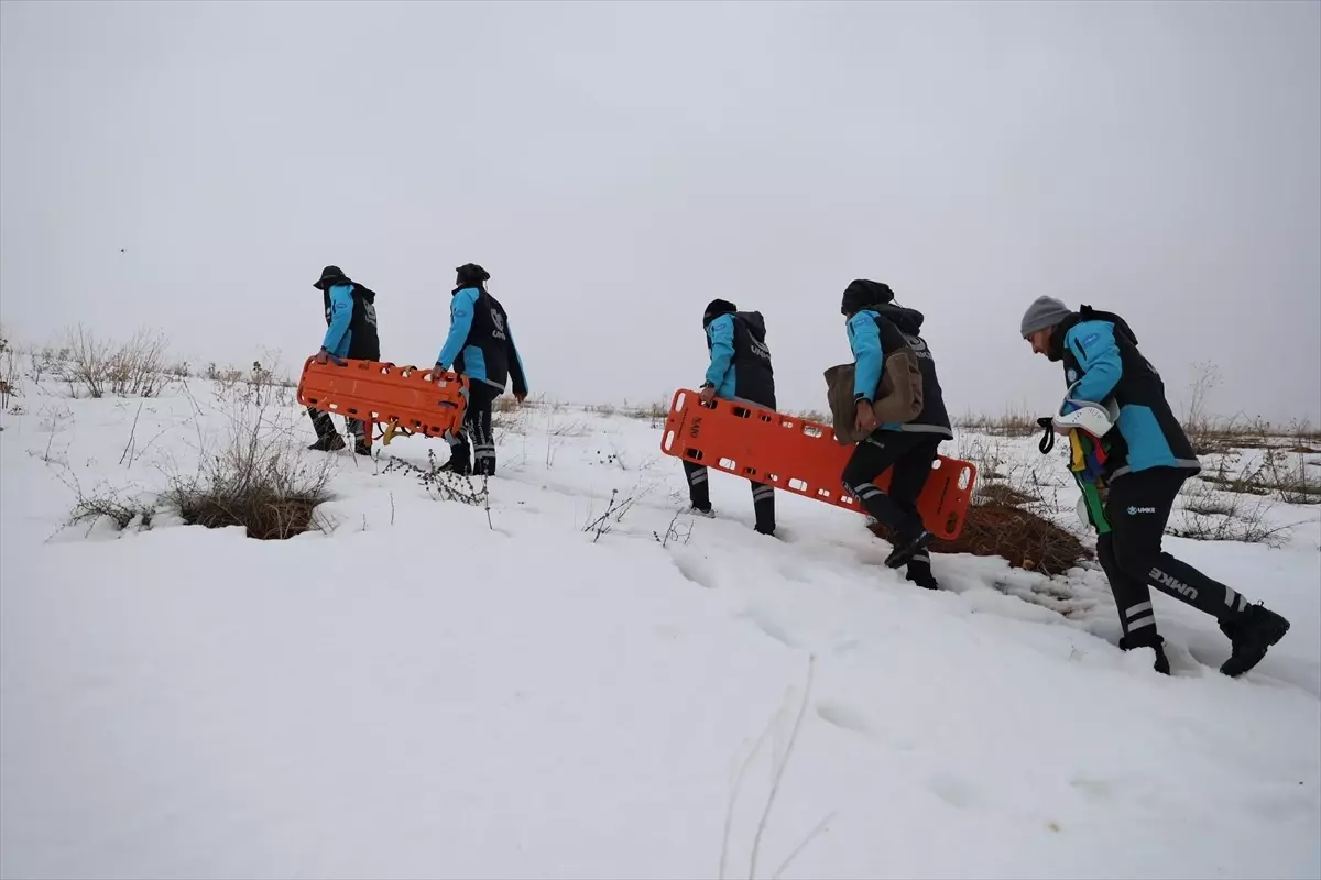 Bayburt'ta çığda arama kurtarma tatbikatı gerçekleştirildi
