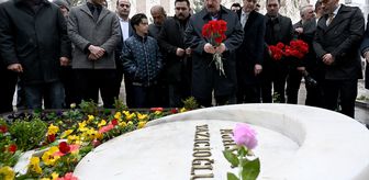 BBP Genel Başkanı Destici, Muhsin Yazıcıoğlu'nun kabrini ziyaret etti Açıklaması