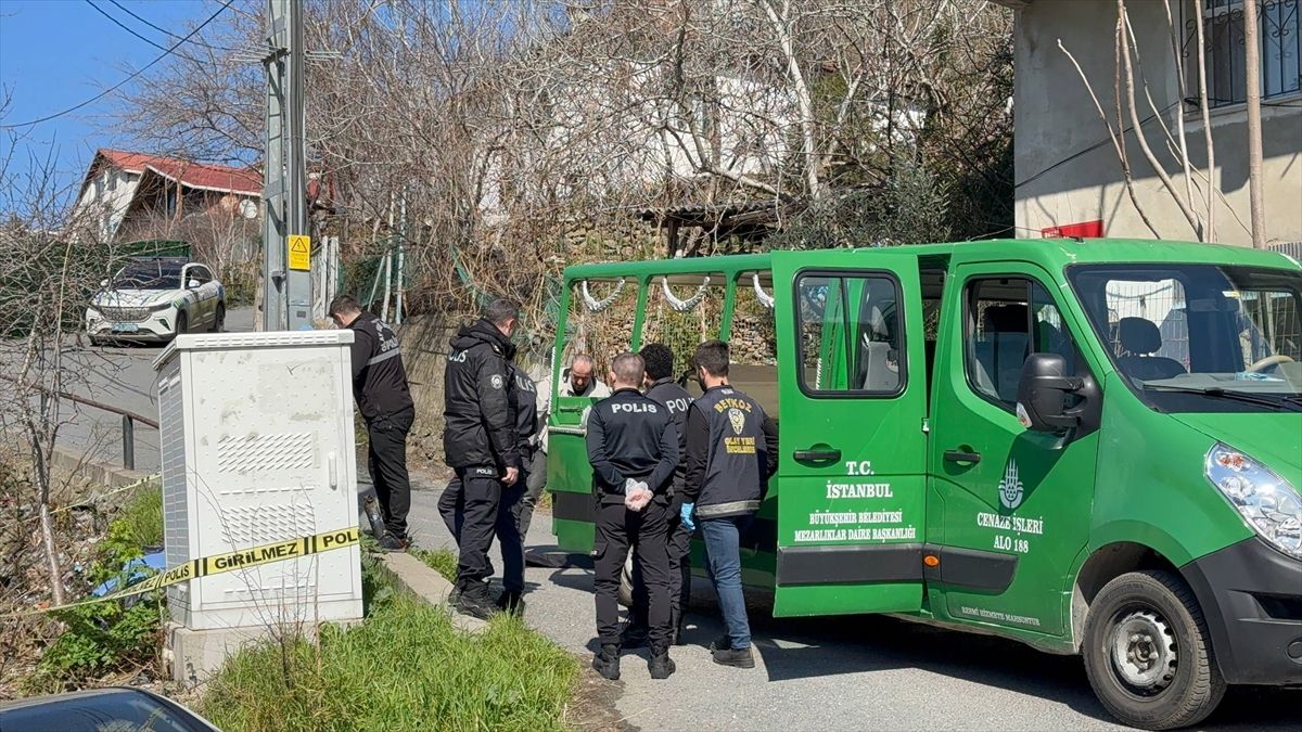 Beykoz'da motosikletiyle elektrik direğine çarpan genç hayatını kaybetti