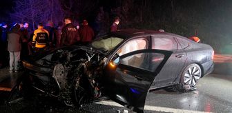 Beykoz'da otomobil ile hafif ticari aracın çarpıştığı kazada 1 kişi öldü, 5 kişi yaralandı