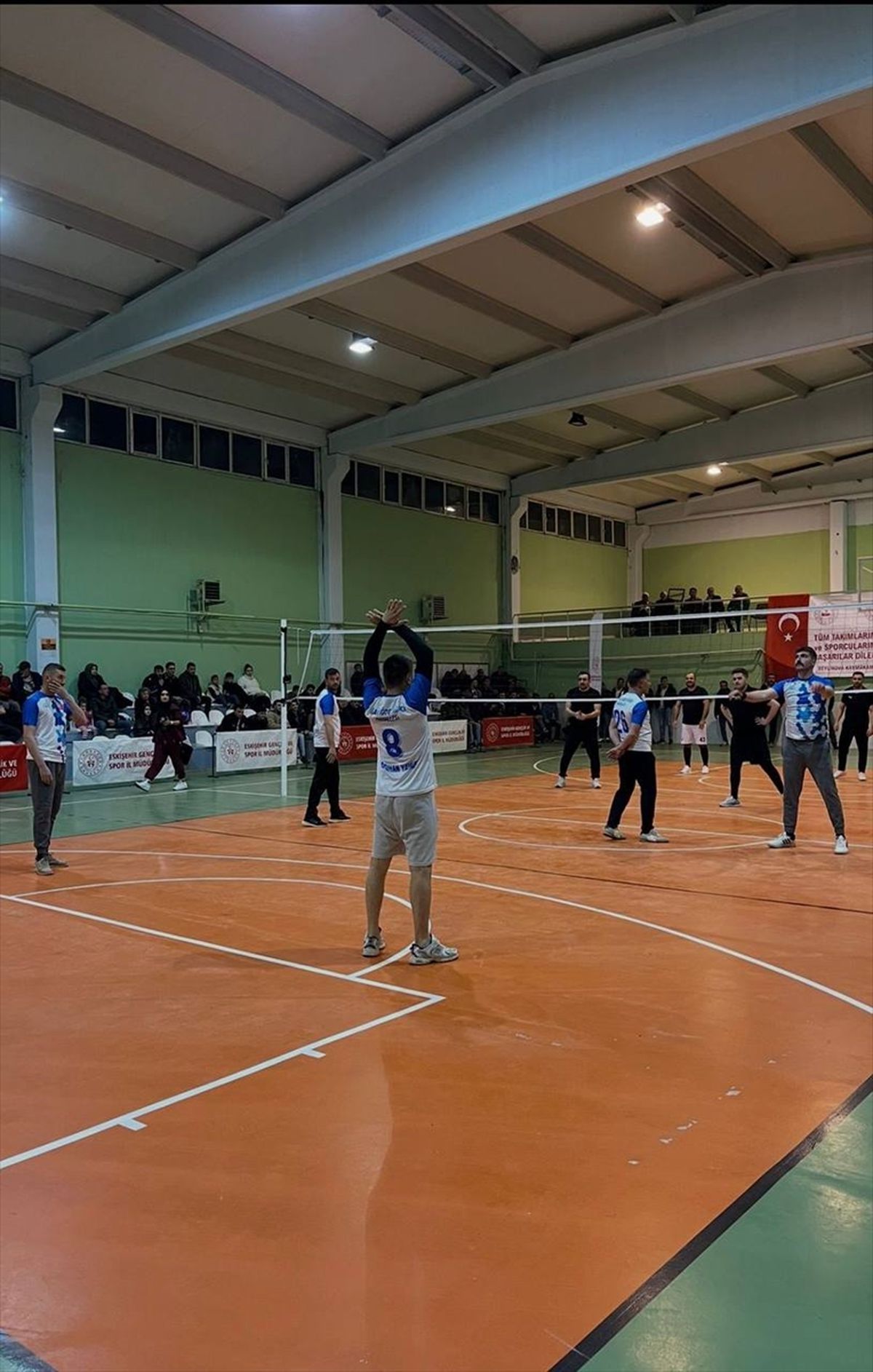 Beylikova'da kurumlar arası voleybol turnuvası başladı