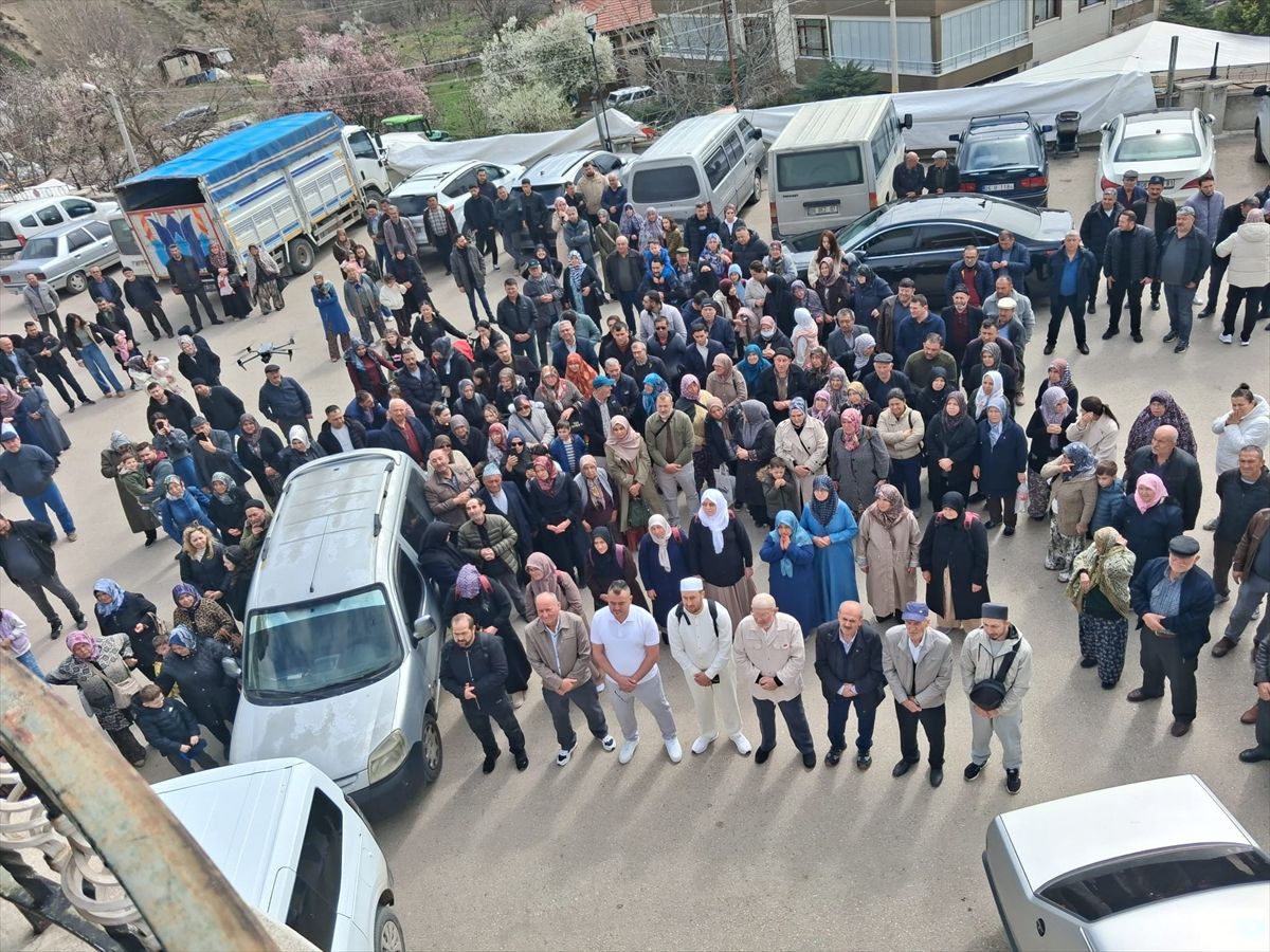 Beypazarı'nda umreye gidenler dualarla uğurlandı